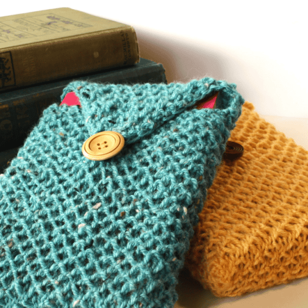 Easy knitted book cozy free pattern keep your books pristine