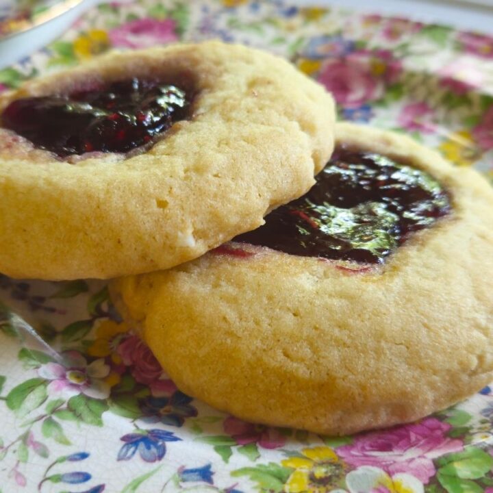 two Almond melting moments